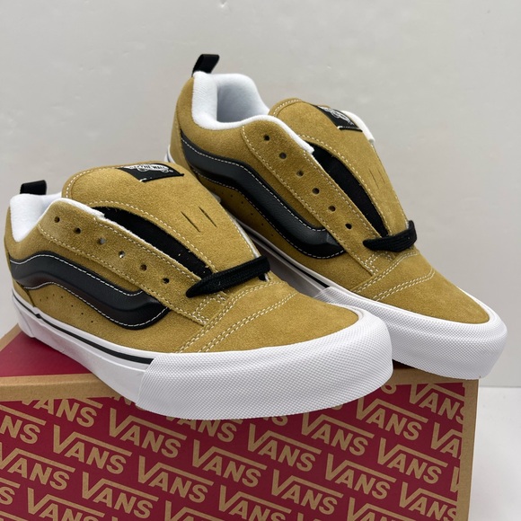 Vans Men’s Ochre and Black Skate Knu Skool
Suede Antelope
VN0009QC5QJ Sneakers - Picture 4 of 16